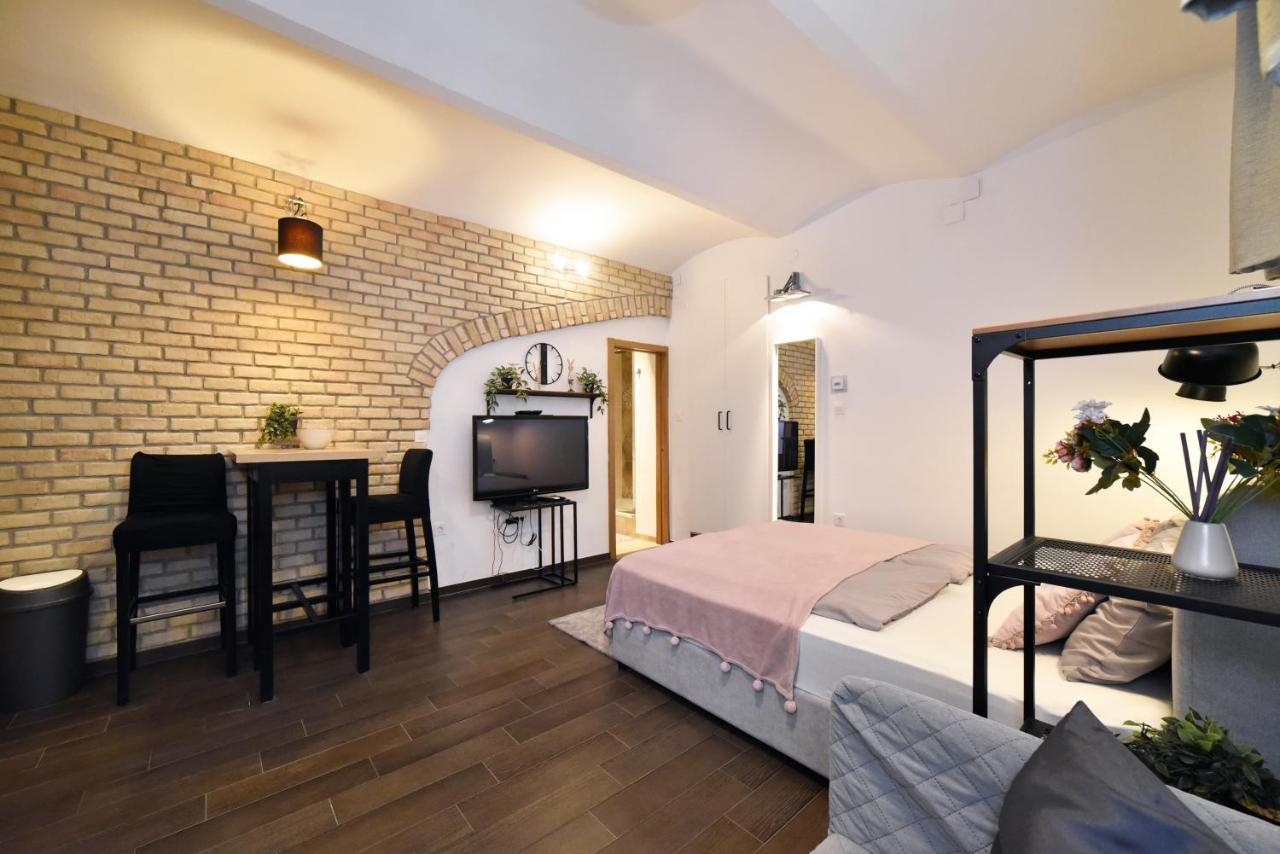 Manuela Varsavska Studio Apartments Zagreb Exterior photo